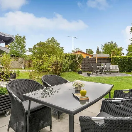 Lovely In Juelsminde With Kitchen Vakantiehuis