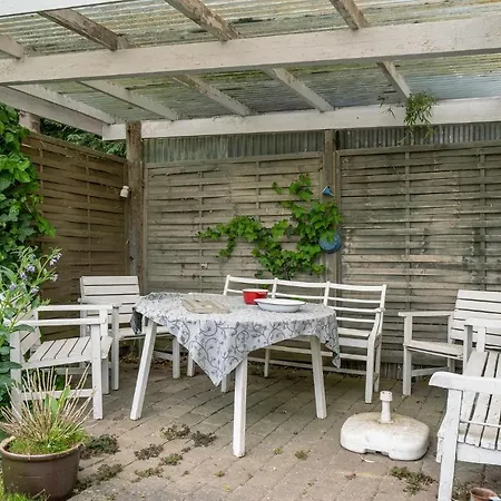 Lovely In Juelsminde With Kitchen בית נופש