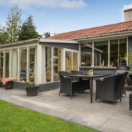 Lovely In Juelsminde With Kitchen Vakantiehuis