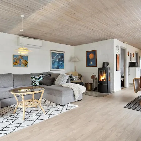 Lovely In Juelsminde With Kitchen Sonderby (Midtjylland)